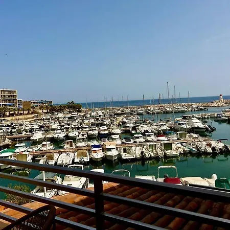 Holiday home Charmante Maison De Ville, Terrasse Vue Sur Port